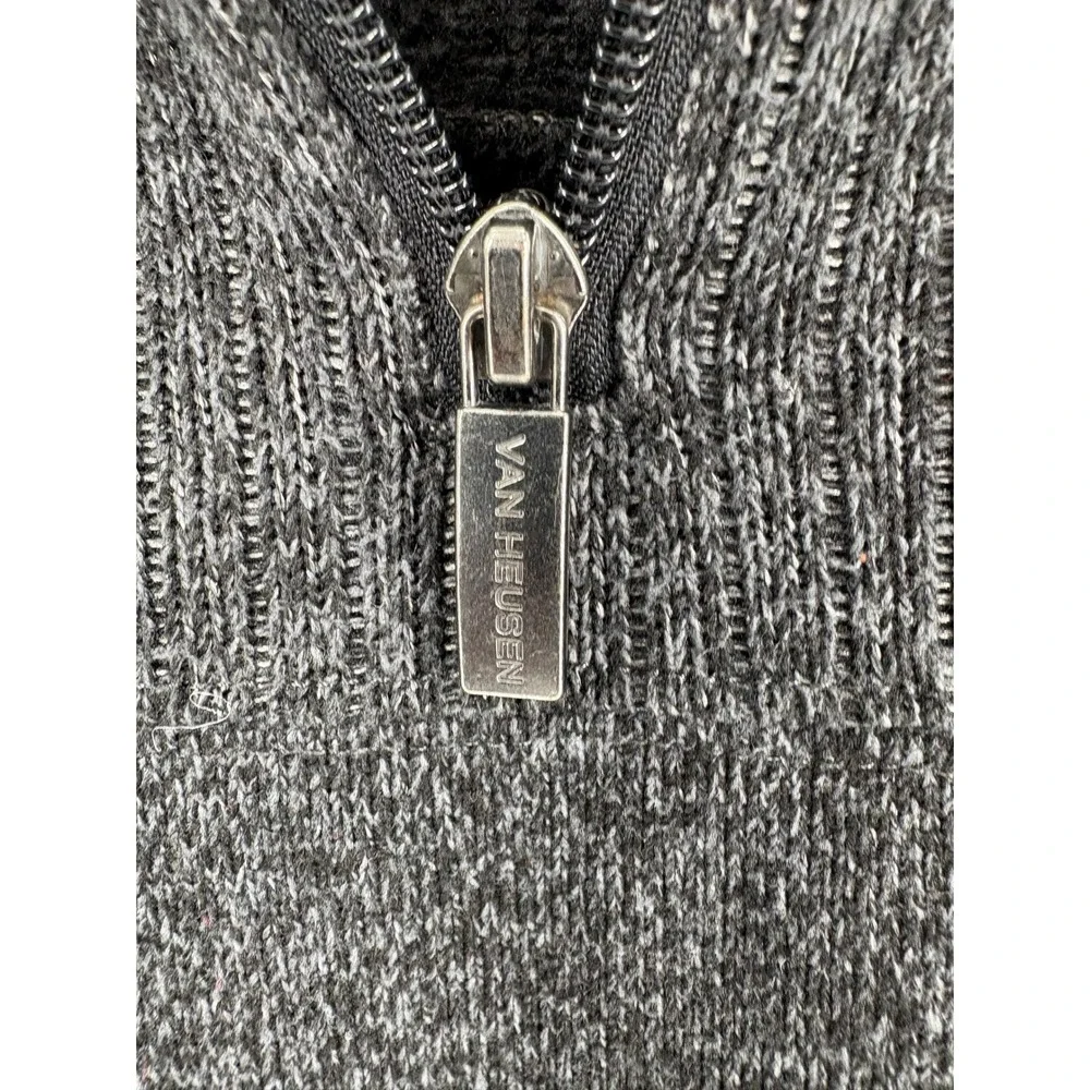 Van Heusen Flex Gray 1/4 Zip Pullover Sweater Men's‎ Medium Casual
